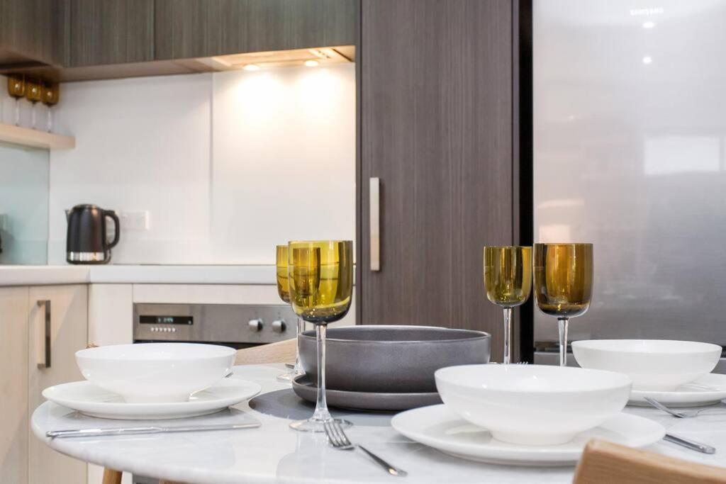 Апартаменты Convenient Urban Townhouse 2 Carparks Available Крайстчёрч Экстерьер фото