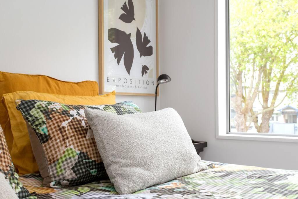 Апартаменты Convenient Urban Townhouse 2 Carparks Available Крайстчёрч Экстерьер фото